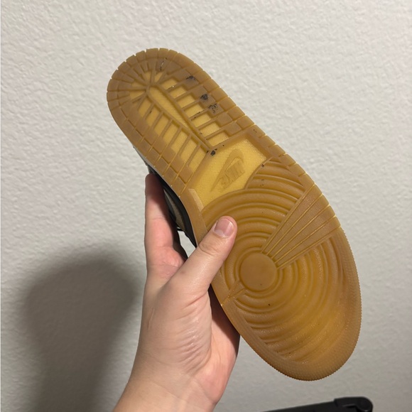 Jordan retro 1 high black and gold - Picture 4 of 9